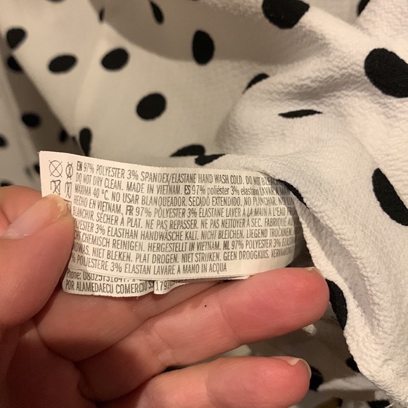Forever 21 Women’s White & Black Polka Dot Wrap Shirt Size Small - Picture 5 of 5